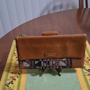 Fossil Tan Leather Wallet with Multicolor Pattern